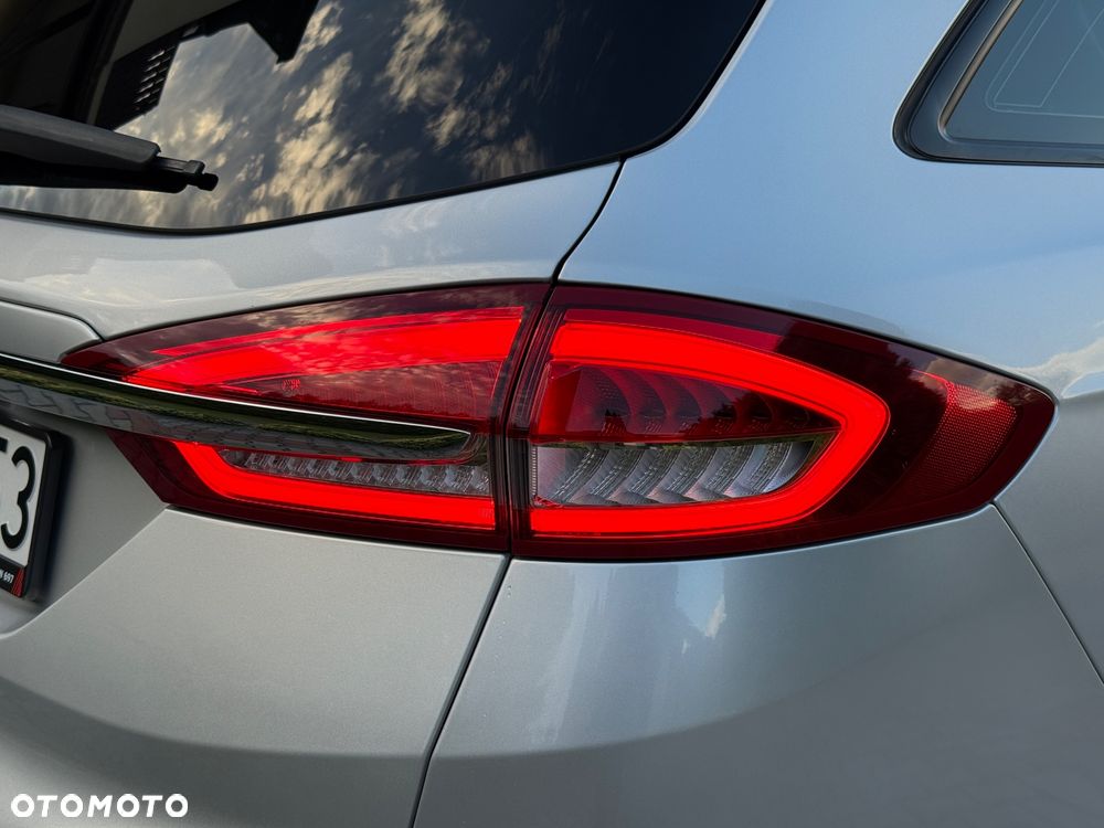 Ford Mondeo - 39