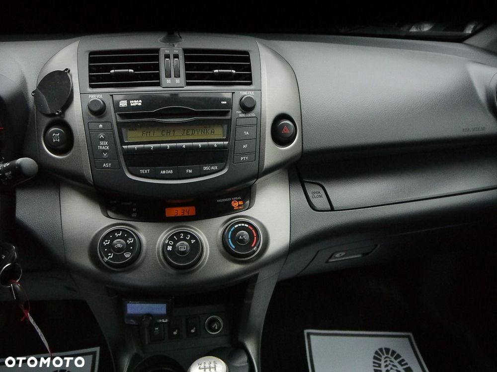 Toyota RAV4 2.2 D-4D 4x4 Sol - 22