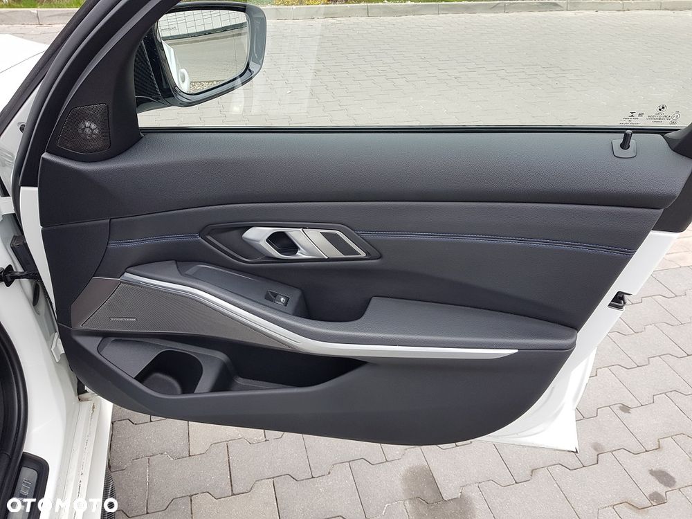 BMW Seria 3 - 22