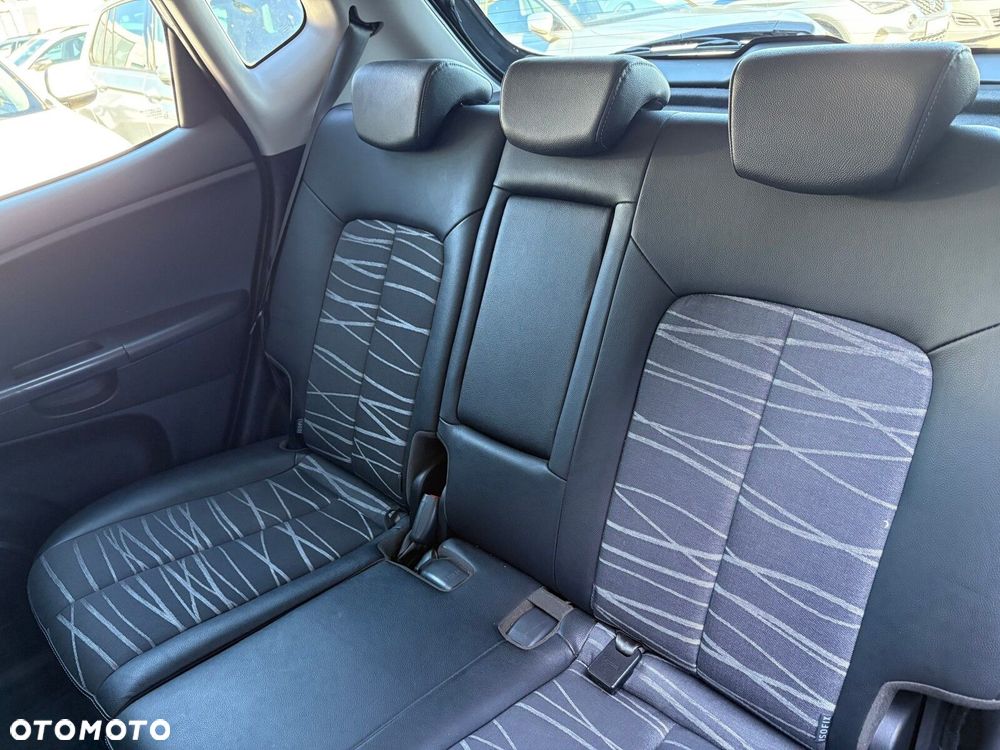 Kia Venga - 14