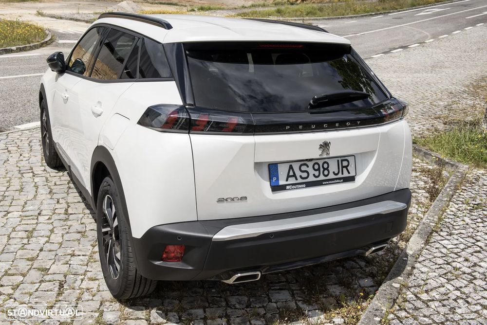 Peugeot 2008 1.2 PureTech Allure Pack EAT8 - 4
