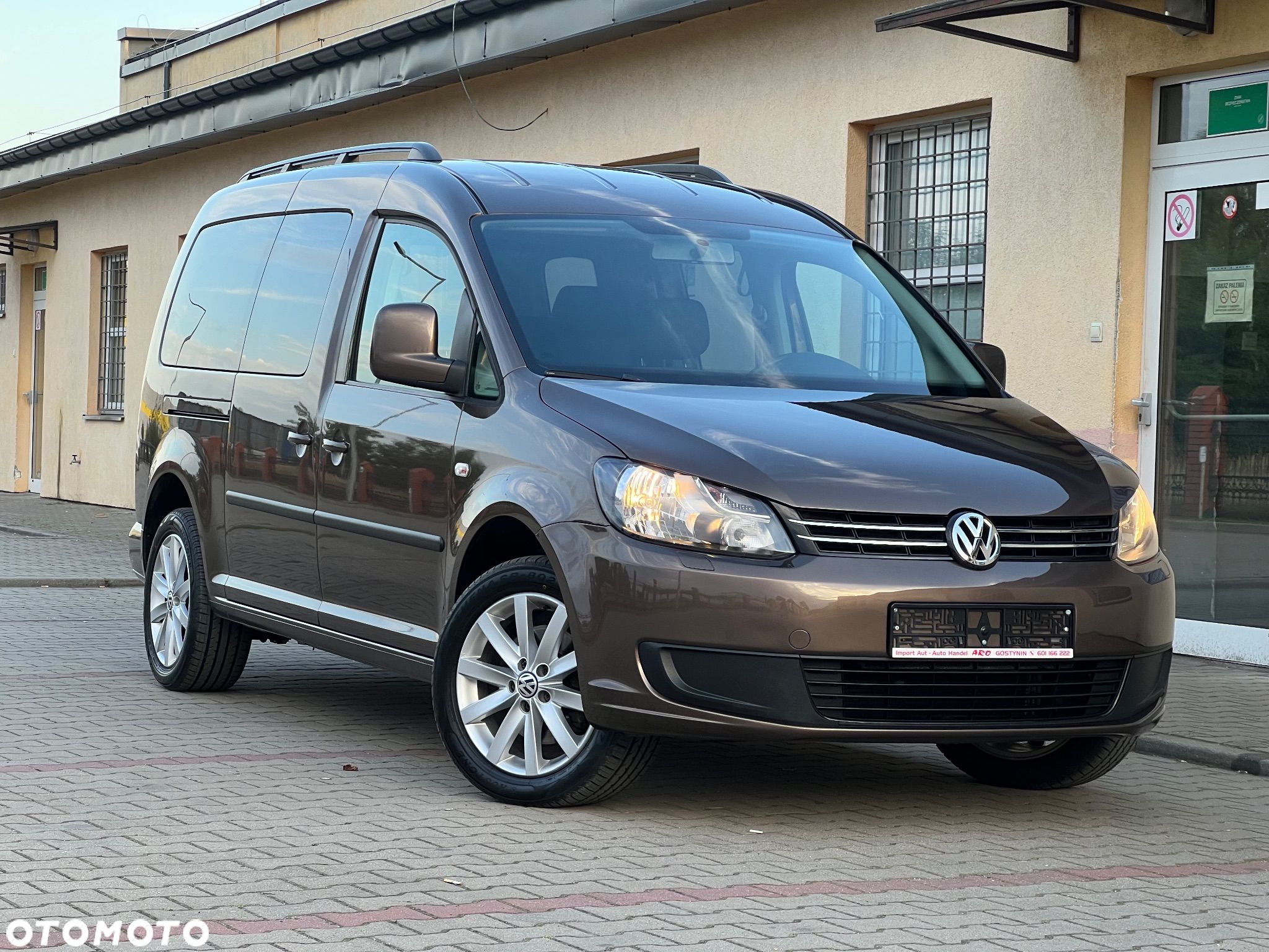Volkswagen Caddy Maxi 2.0 TDI Comfortline - 1