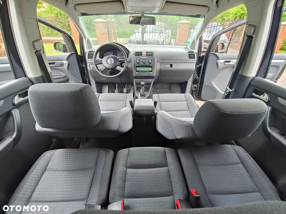 Volkswagen Touran - 8