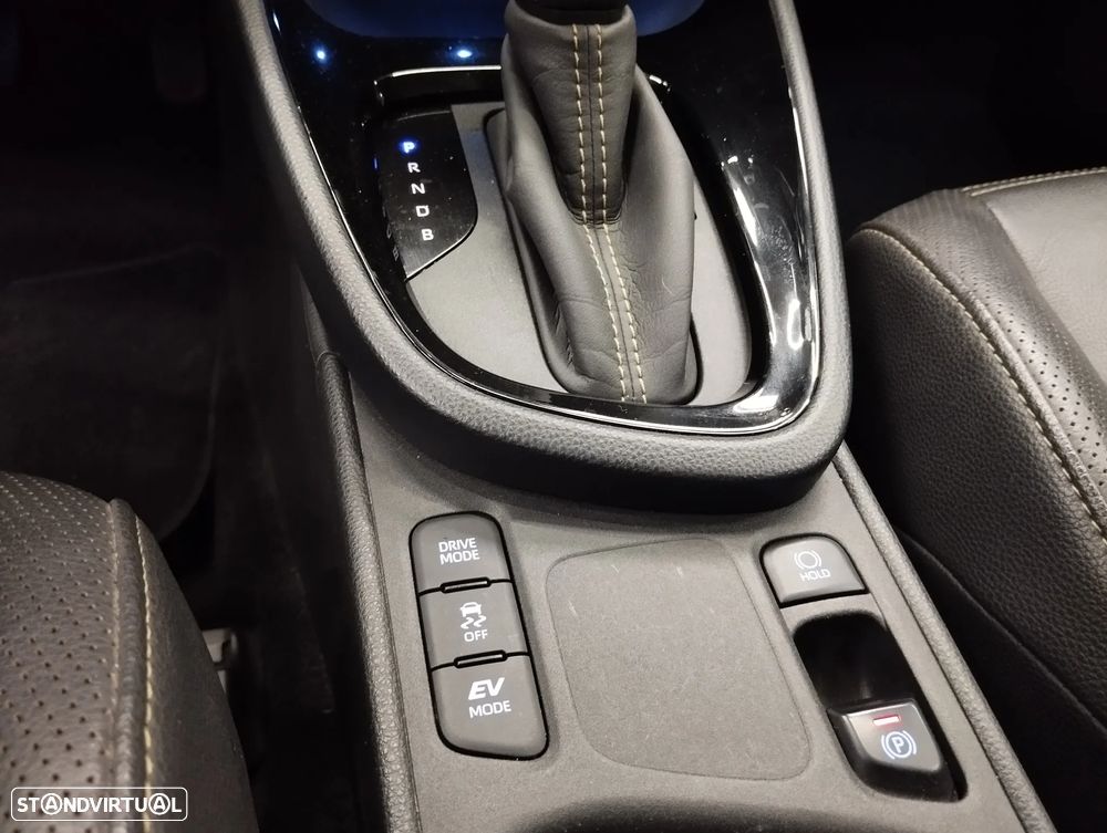 Toyota Yaris Cross 1.5 HDF Premiere Edition - 38