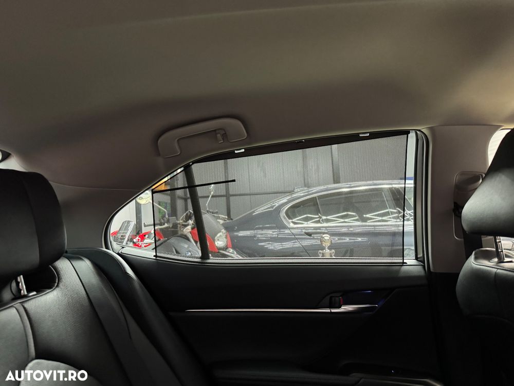 Toyota Camry 2.5 HEV Executive - 39