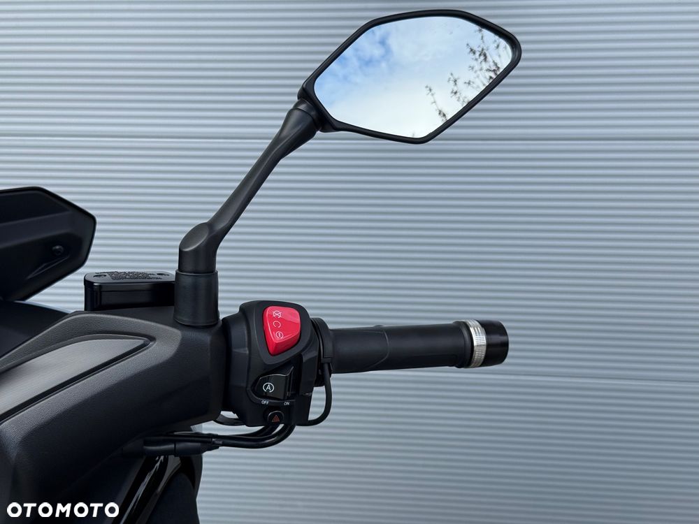 Yamaha X-max - 27