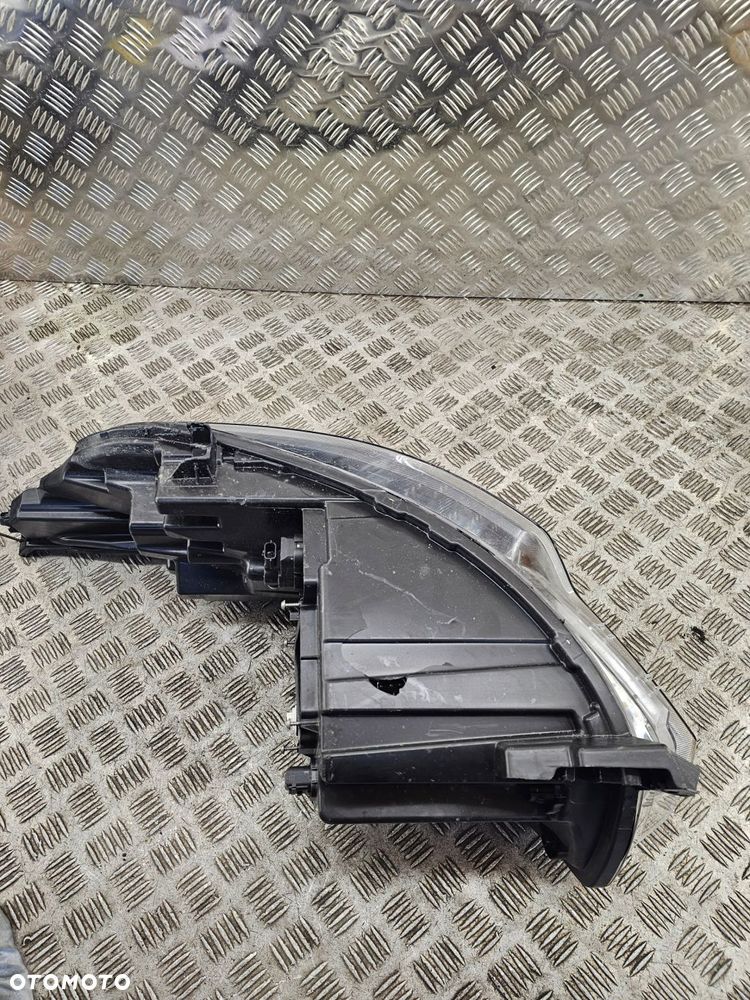 renault trafic iv 2021-2025 lampa przednia prawa full led 260102899r - 3