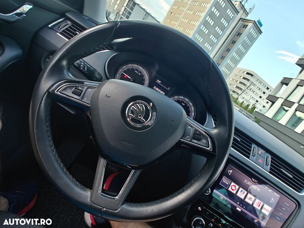 Skoda Octavia 2.0 TDI 4X4 DSG Style - 23