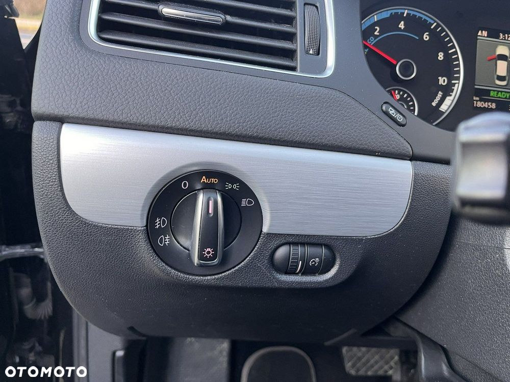 Volkswagen Jetta - 28