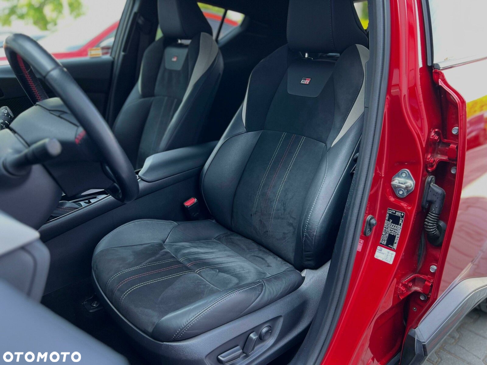 Toyota C-HR - 16