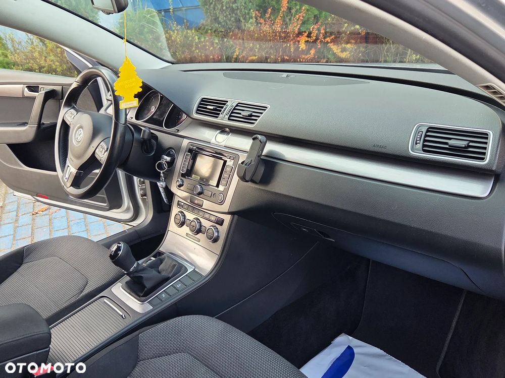 Volkswagen Passat Variant 2.0 TDI BlueMotion Technology Comfortline - 26