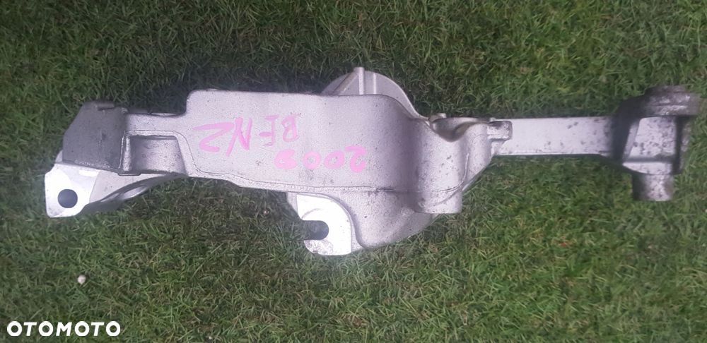 łapa alternatora 1.2 thp citroen peugeot 980971468 - 1