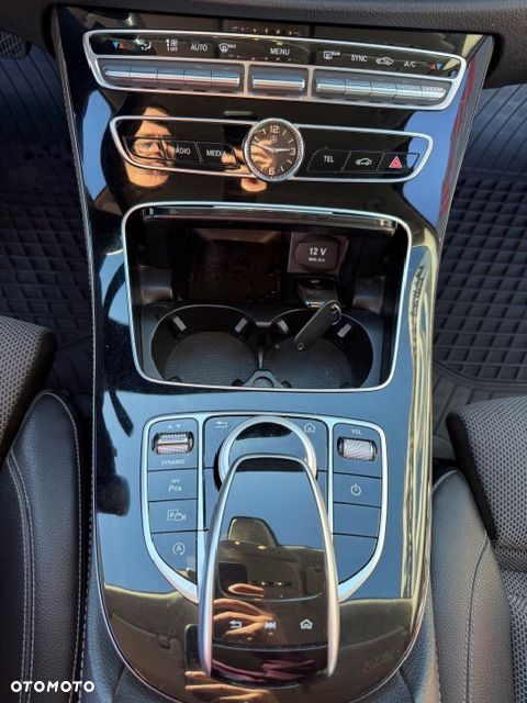 Mercedes-Benz Klasa E 220 d 9G-TRONIC - 12