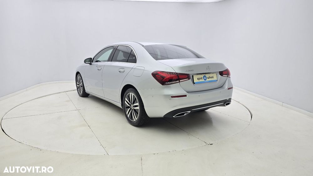 Mercedes-Benz A - 8