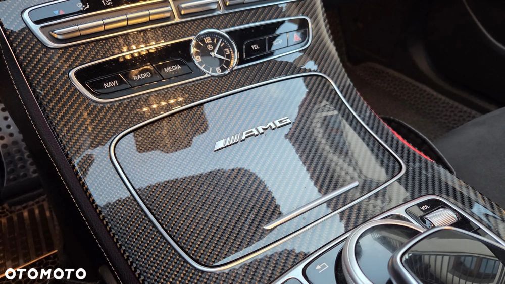 Mercedes-Benz Klasa E 220 d 4Matic T 9G-TRONIC AMG Line - 11