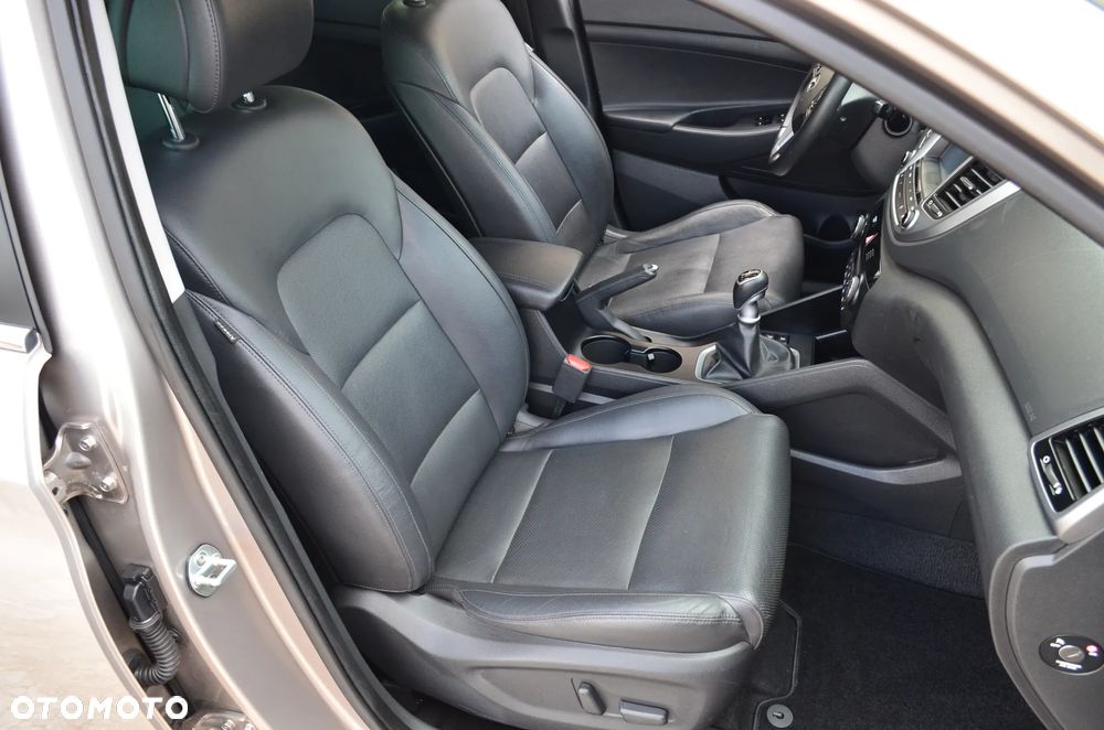 Hyundai Tucson blue 1.6 GDi 2WD Navi - 21