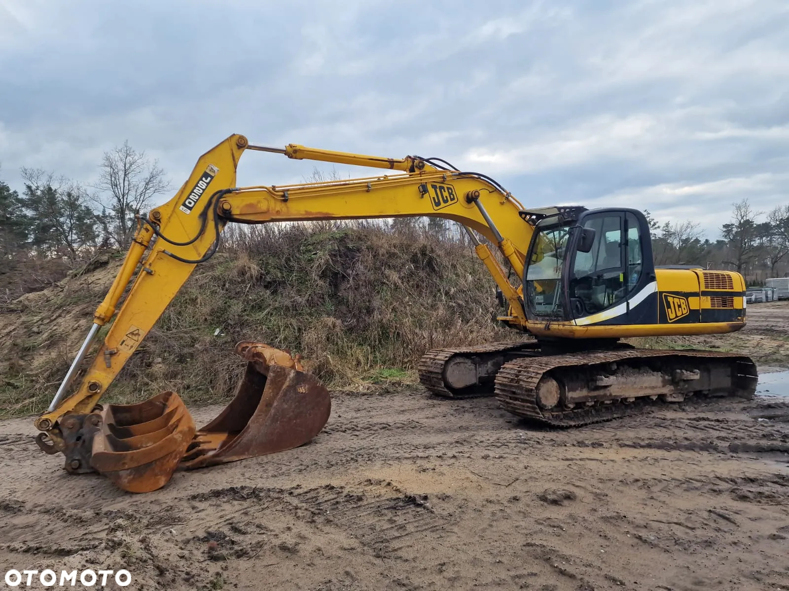 JCB JS 220 - 2