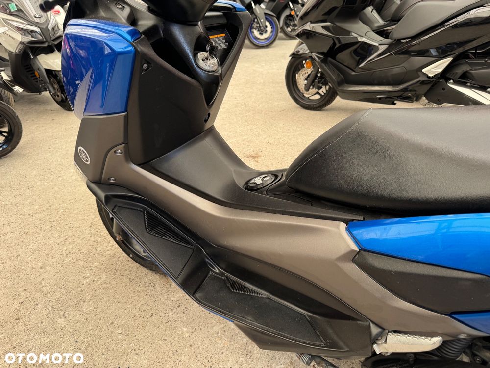 Yamaha NMAX - 9