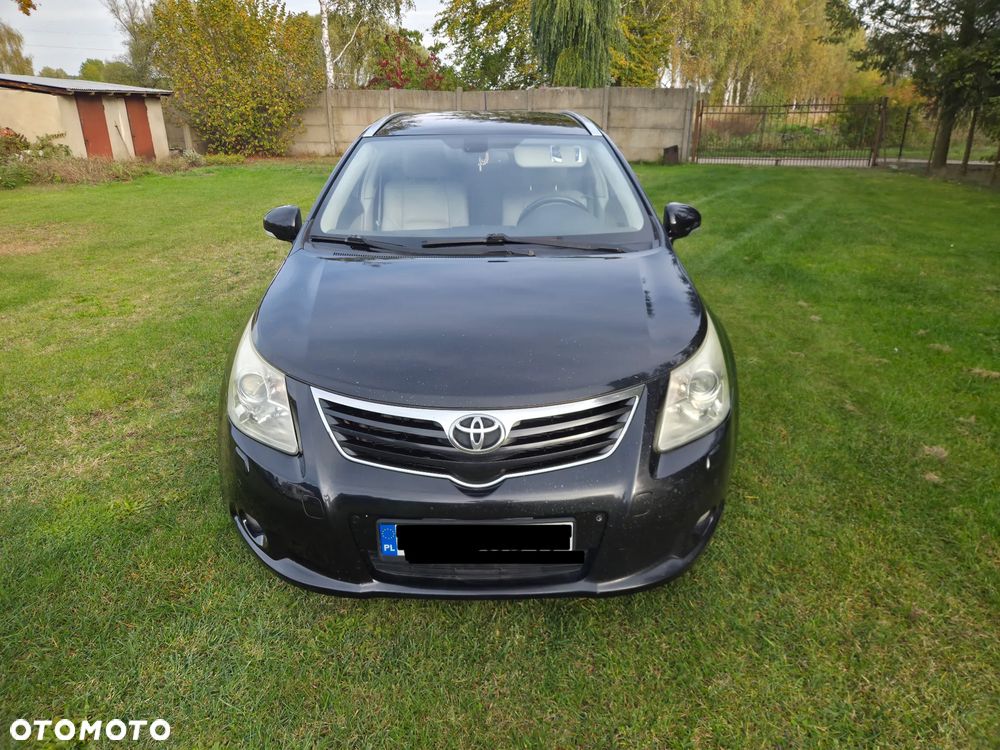 Toyota Avensis - 8