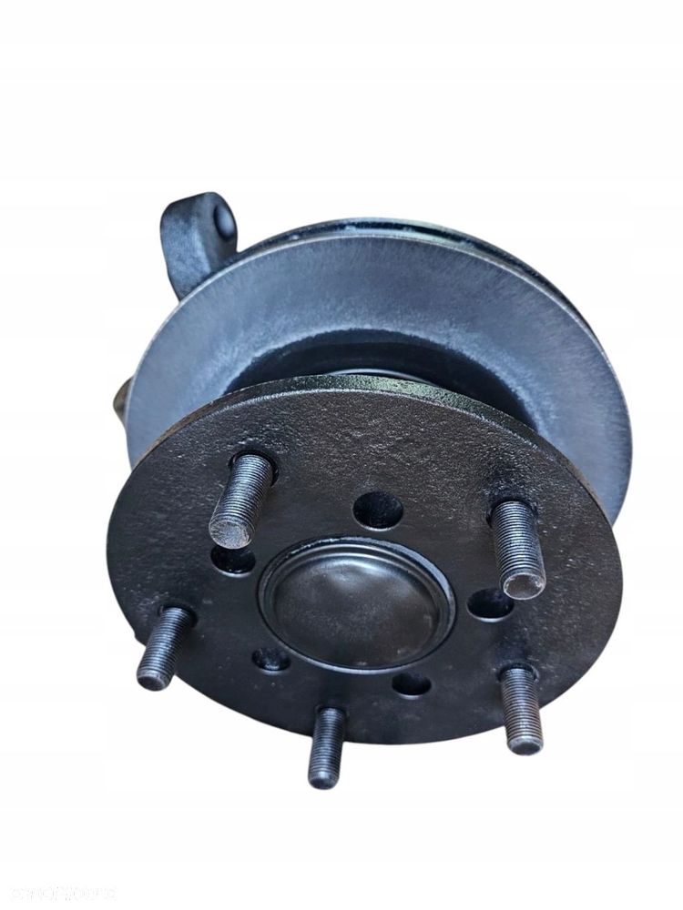 Piasta Maxity Cabstar 07-23r - 3