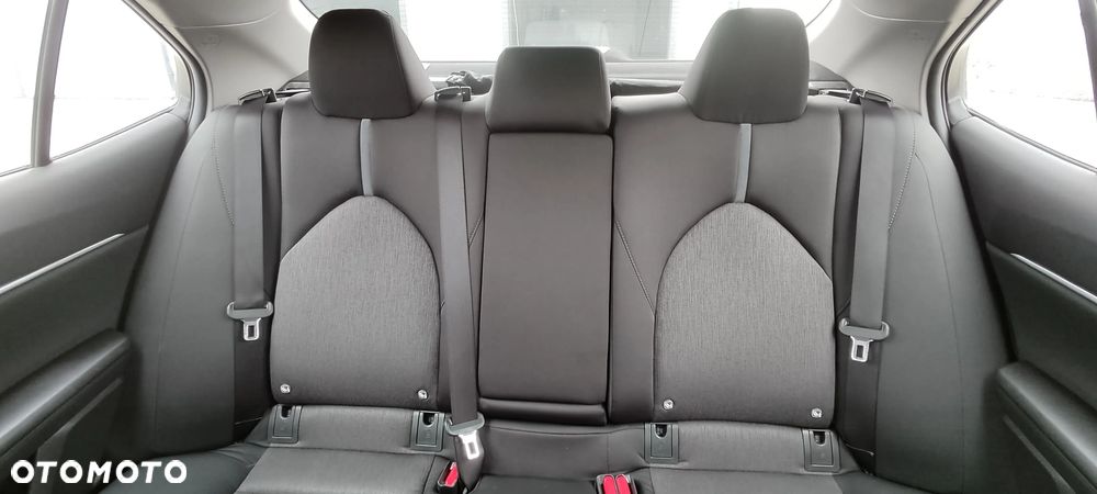 Toyota Camry 2.5 Hybrid Comfort CVT - 10