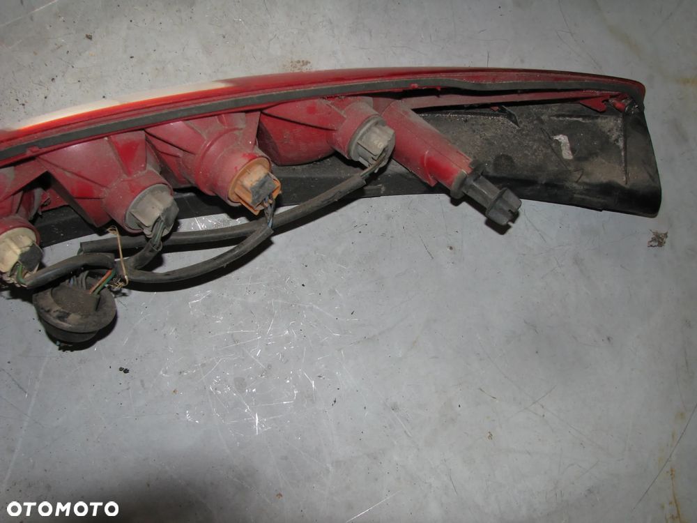 FORD MONDEO MK3 KOMBI LAMPA PRAWY TYŁ TYLNA PRAWA - 12