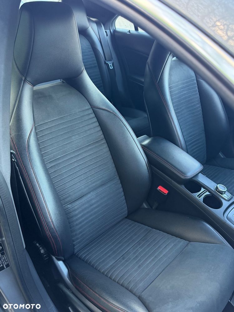 Mercedes-Benz CLA 180 7G-DCT AMG Line - 10