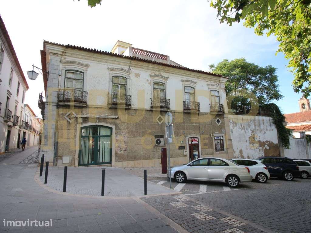 OPORTUNIDADE! Prédio Centro Histórico para recuperação - Grande imagem: 3/16