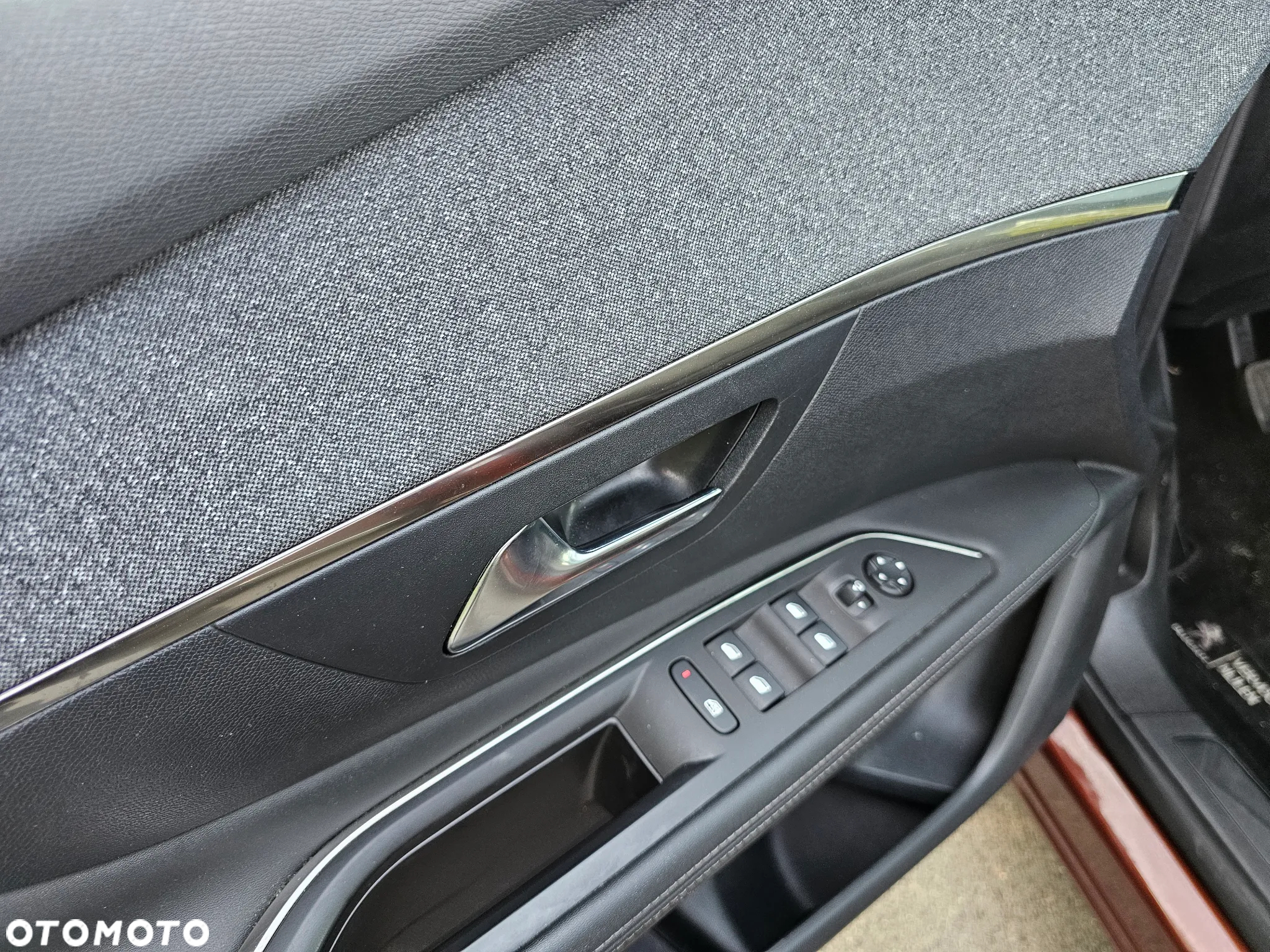 Peugeot 3008 PureTech 130 Stop & Start GPF Allure - 23
