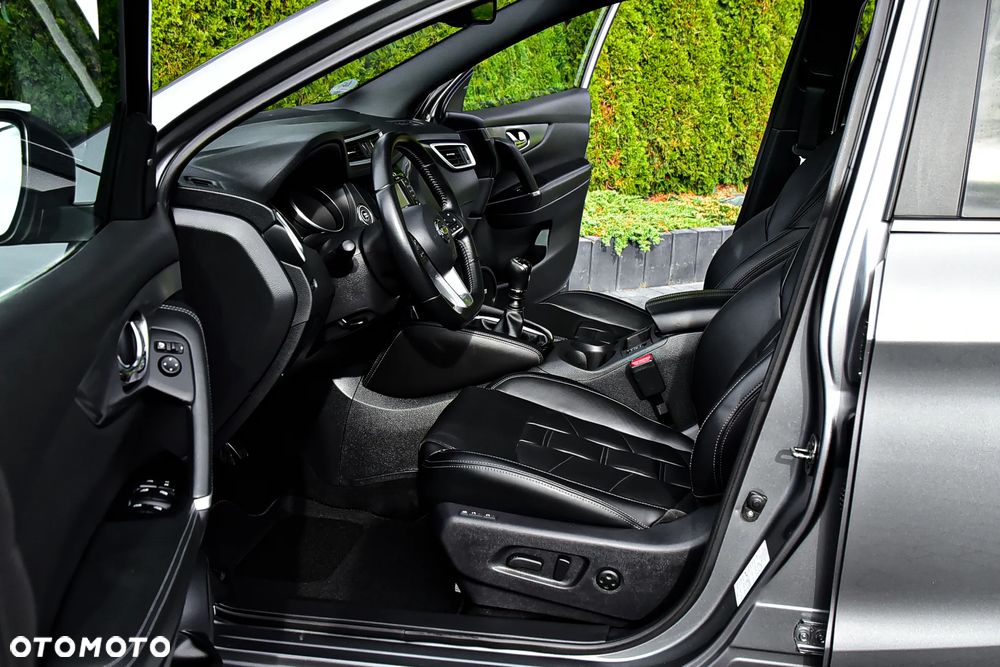 Nissan Qashqai 1.6 DIG-T TEKNA+ - 16