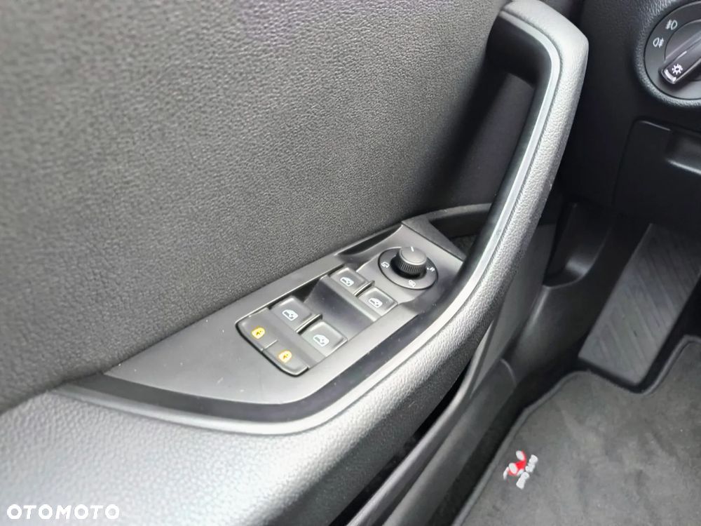 Skoda Superb 2.0 TDI Ambition DSG - 23