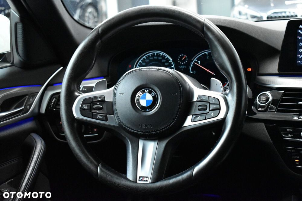 BMW Seria 5 520d xDrive M Sport sport - 13