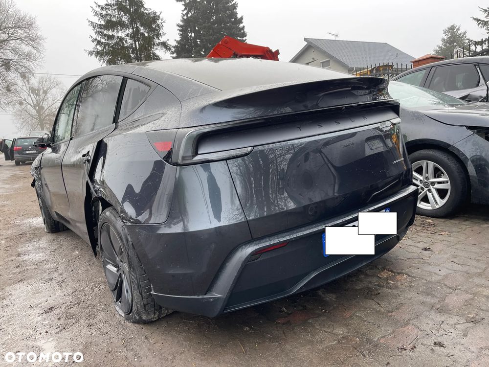 Tesla Y - 25