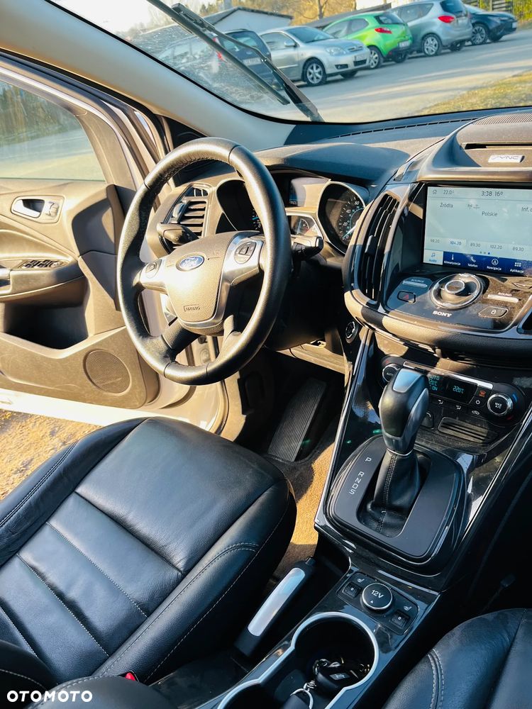 Ford Escape 2.0 EcoBoost AWD Titanium - 11