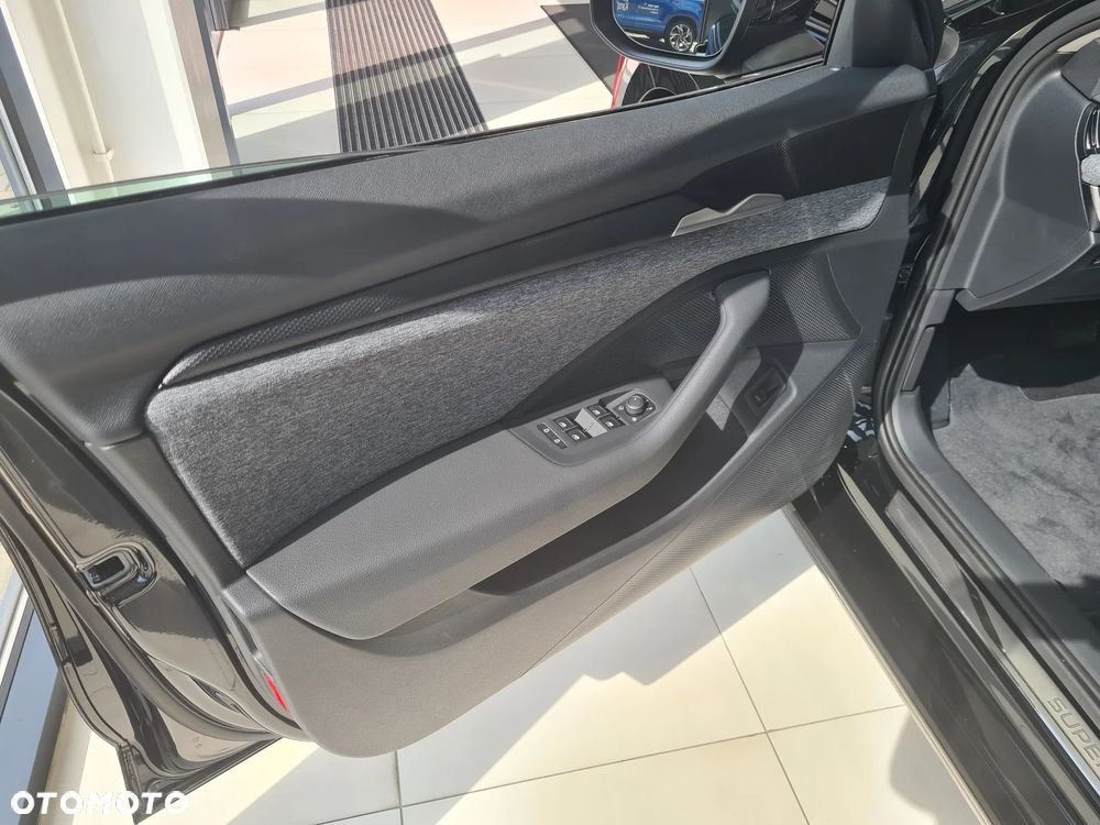 Skoda Superb 1.5 TSI Plug-in Hybrid Drive DSG - 9
