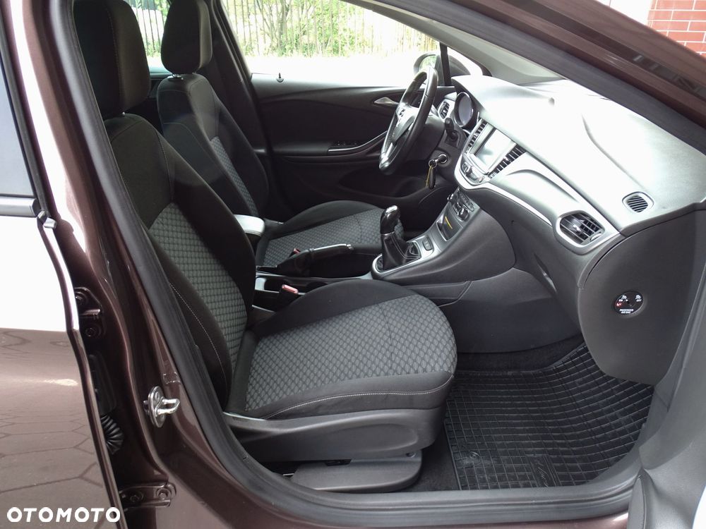 Opel Astra 1.4 T Elite - 9
