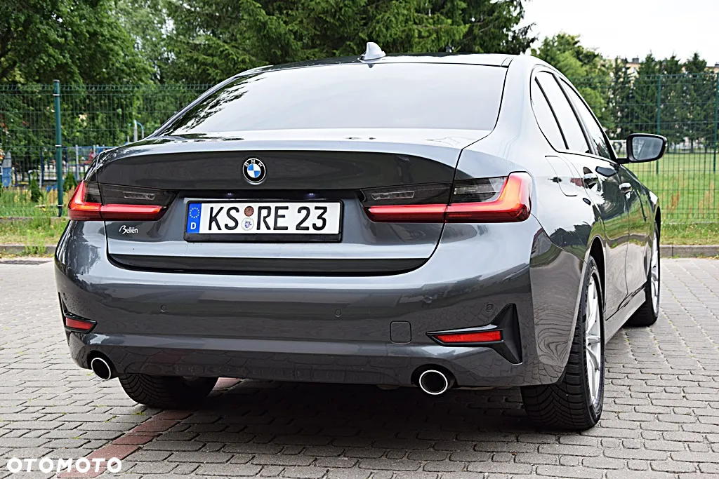 BMW Seria 3 318d M Sport - 4