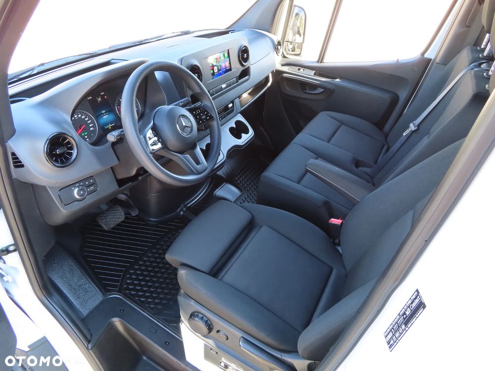 Mercedes-Benz Sprinter 317 CDI 170 KM 9G-Tronic Automat Model 907, L2H2 Furgon Blaszak, Wysoki Dach, 5932 mm Dł, FULL LED, HAK 3500 Kg, Rozstaw Osi 3665 mm, Ładowność 1174 Kg, WZMACNIANY,  Stan Wizualny I Techniczny NOWY Tak Jak Z Taśmy Produkcyjnej Gotowy Dostępny OKAZJA POLECAM - 35