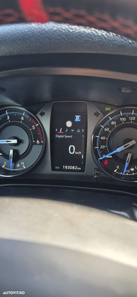 Toyota Hilux 2.8D 204CP 4x4 Double Cab AT Invincible - 2
