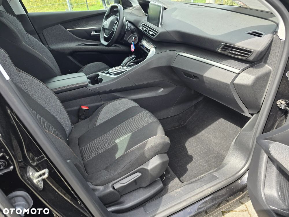 Peugeot 3008 1.2 PureTech Active S&S EAT8 - 11