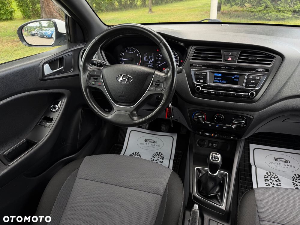 Hyundai i20 1.2 Passion - 37