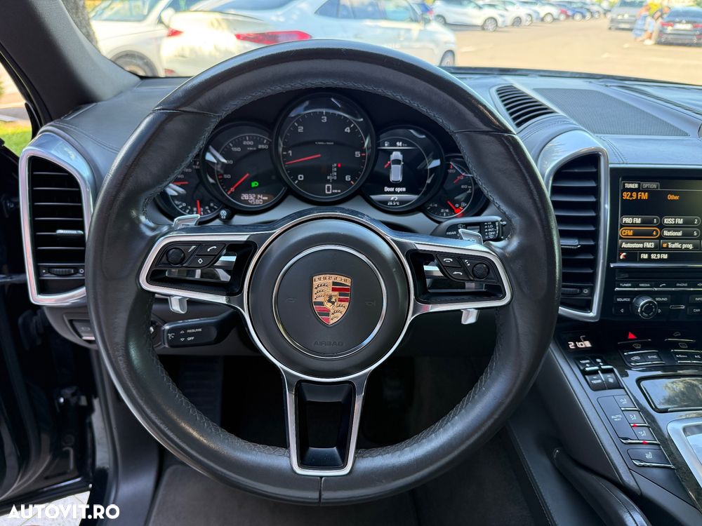 Porsche Cayenne Platinum Edition - 31