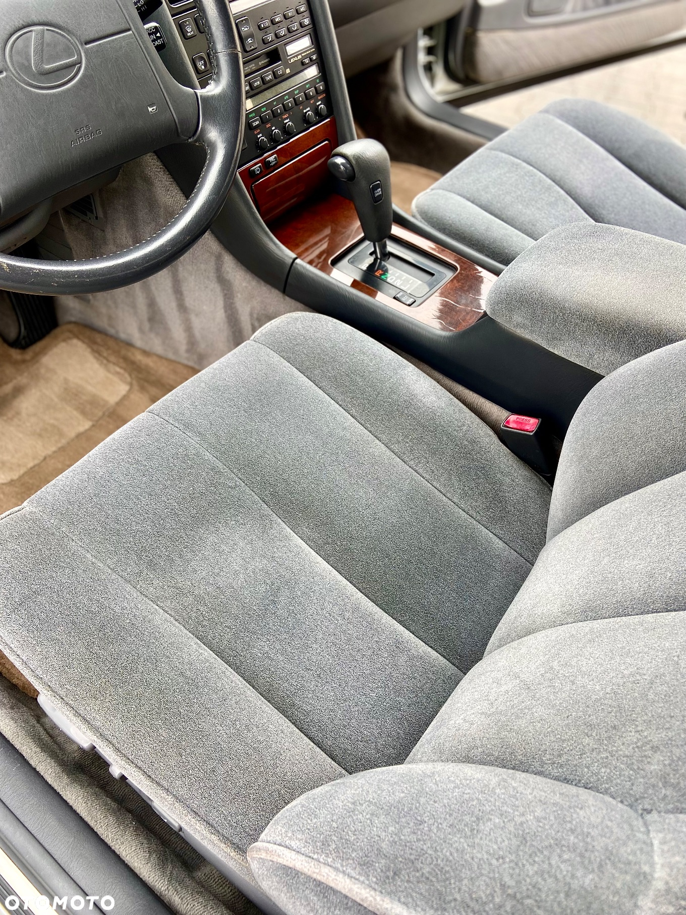 Lexus LS 400 - 21