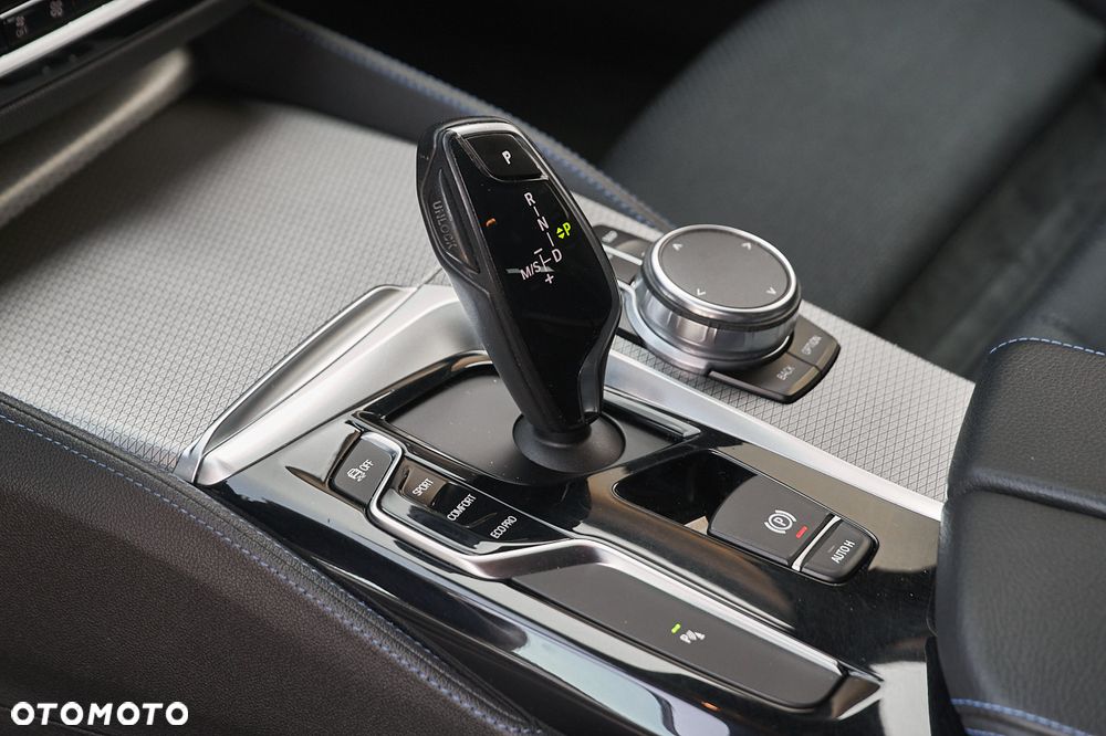 BMW Seria 5 520d xDrive M Sport sport - 36