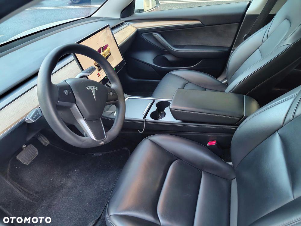 Tesla Model 3 - 16