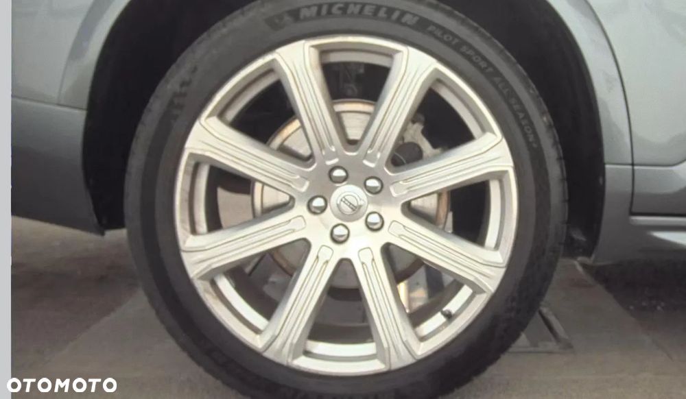 Volvo XC 90 - 22