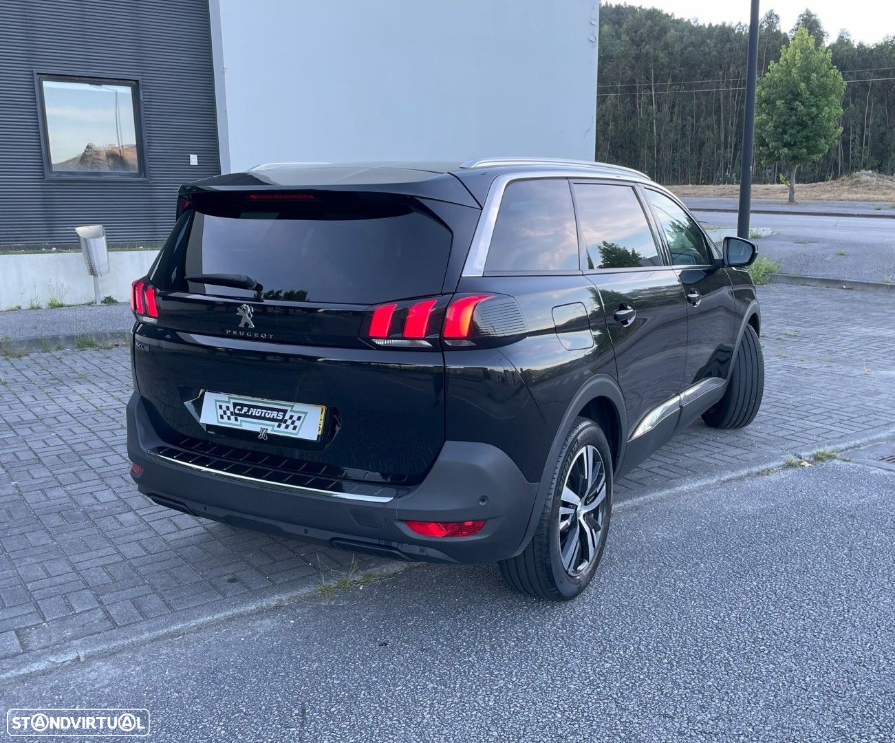 Peugeot 5008 - 10