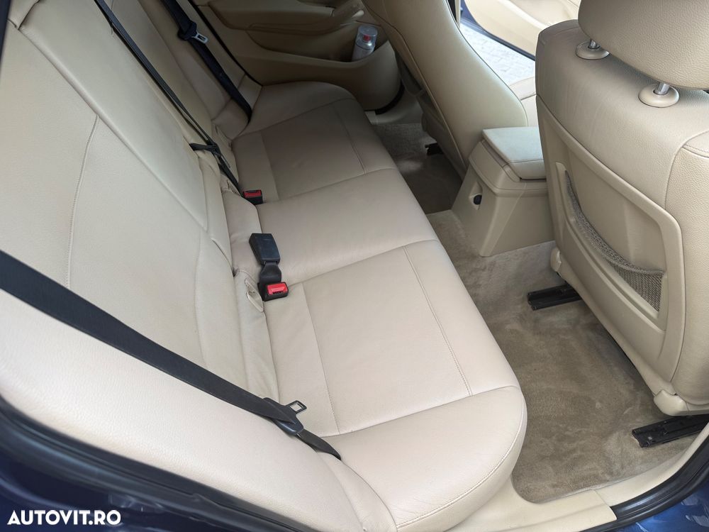 BMW X1 xDrive20d - 8
