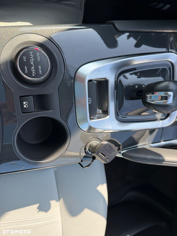 Peugeot 3008 Hybrid4 - 14