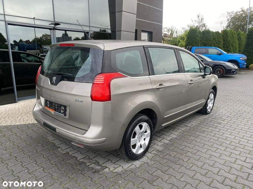 Peugeot 5008 - 5